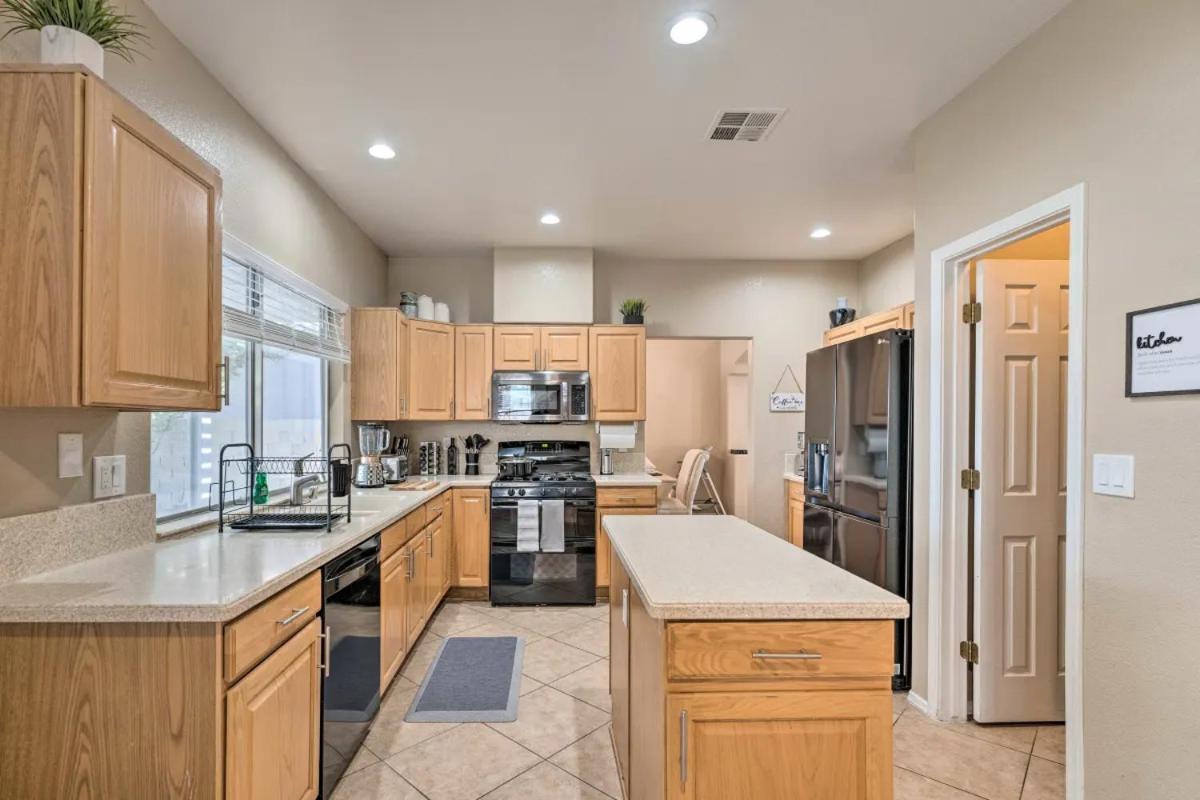 Vila A Beautiful House With Hot Tub, Grill & Games! Las Vegas Exteriér fotografie