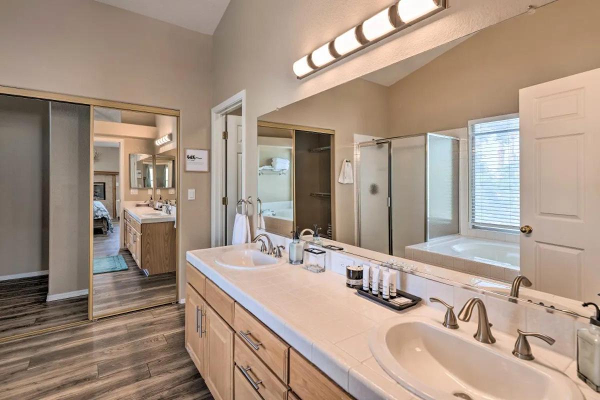 Vila A Beautiful House With Hot Tub, Grill & Games! Las Vegas Exteriér fotografie
