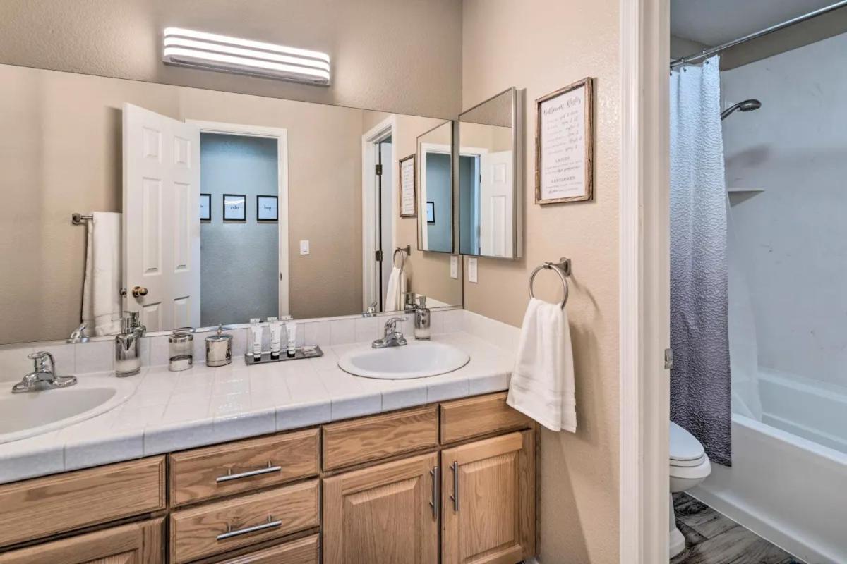 Vila A Beautiful House With Hot Tub, Grill & Games! Las Vegas Exteriér fotografie