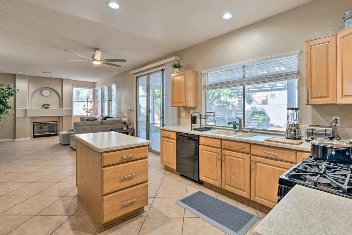 Vila A Beautiful House With Hot Tub, Grill & Games! Las Vegas Exteriér fotografie